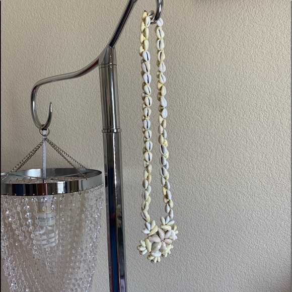 Shell Necklace - Picture 4 of 5